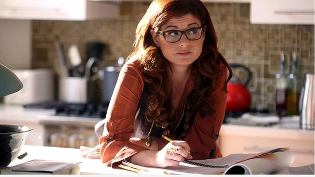 Julia Houston (Debra Messing)