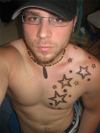 Star-Tattoo-On-Chest-for-Men