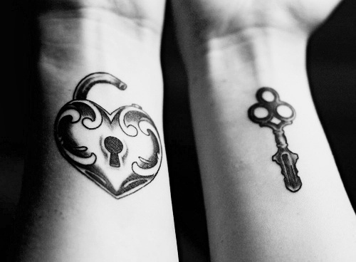 couple-tattoo-matching-lock-key-tattoos