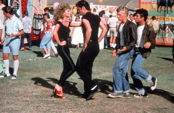 Dia 2 de novembro/ sábado 19h- abertura 20h45- Grease - Nos Tempos da Brilhantina (classificação indicativa Livre) 23h- show Rodrigo Santos