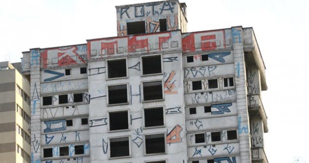 Estimativa é de que existam 5 mil pichadores na Capital, responsáveis por depredar 200 equipamentos públicos por mês