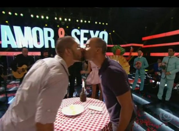 2013-11-08-gay-amor-sexo-585x429