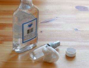 uso-para-vodka-barata-limpar-cola