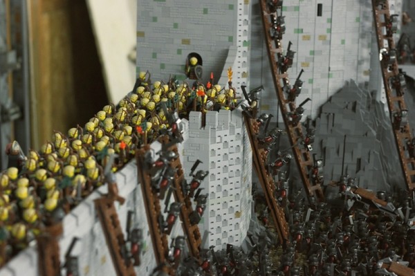 lego-helms-deep-10-600x399