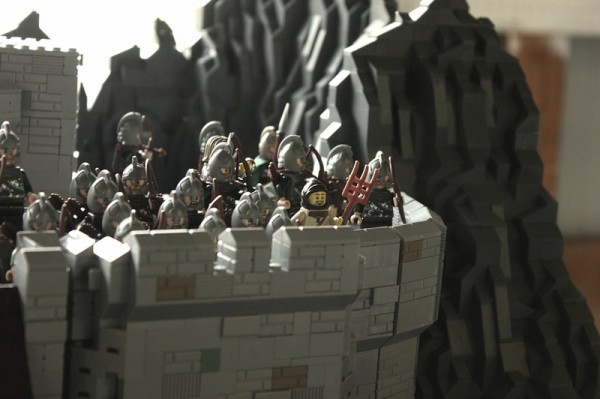 lego-helms-deep-2-600x399