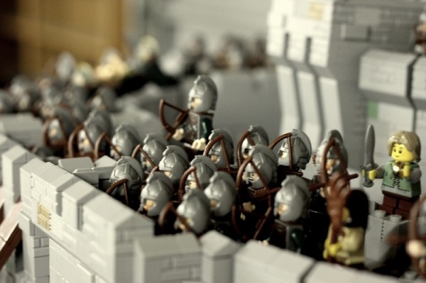 lego-helms-deep-9-600x399