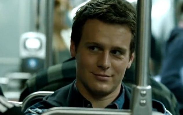 Em 'Looking', Patrick (Jonathan Groff) é um designer de games de 29 anos que volta ao 'mercado' da paquera depois de um longo namoro. 