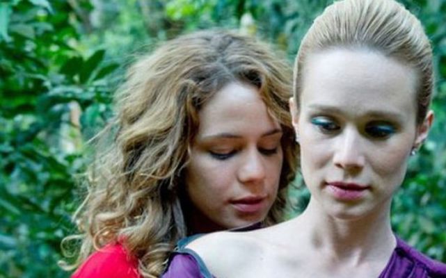 ‘Uivo da Gaita’ tem dois personagens gays fortes, vividos por Mariana Ximenes e Leandra Leal. 