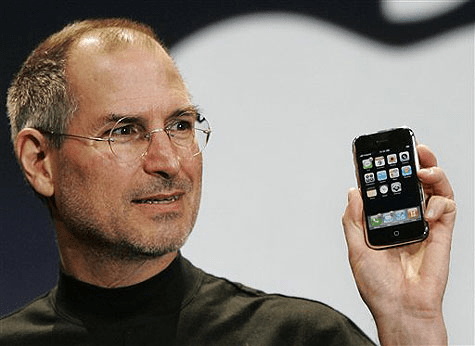 Em 2007 Steve Jobs anuncia o iPhone 3