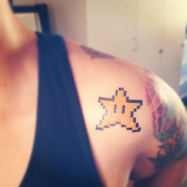 super_mario_star_pixel_tattoo_by_widazol-d6cnla6