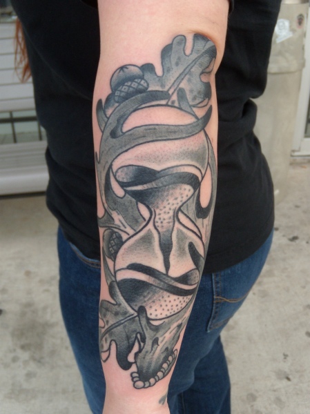 hourglass-tattoo