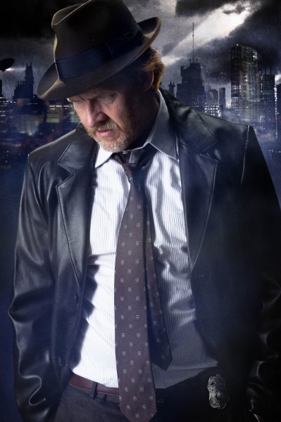 gotham-harvey-bullock-donal-logue-399x600