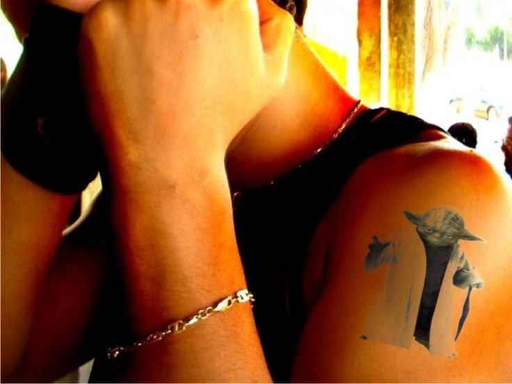 x2008112249285cc138177142546043_1227382062714_shoulder-tattoo_400x300_1_hip