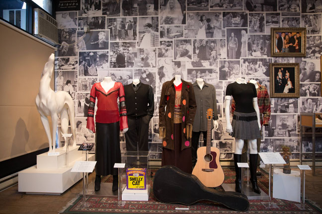 Central_Perk_Popup_1_embed