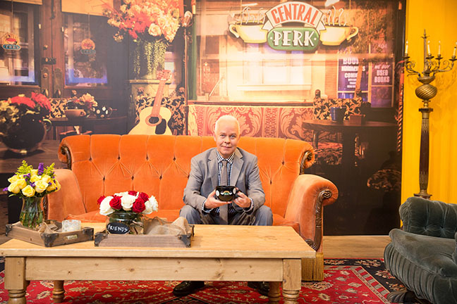 Central_Perk_Popup_2_embed