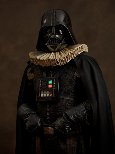 renaissance-cosplay-darth-vader-449x600
