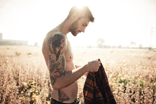 Homens-tatuados-Tinta-na-pele-19