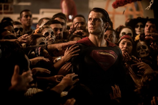 batman-vs-superman-ew-pics-1-600x399