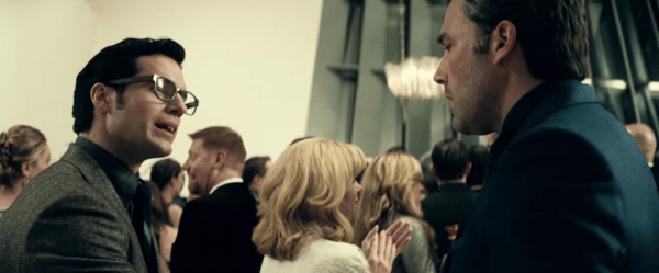 batman-v-superman-image-4-600x249