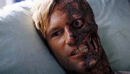 Duas-Caras (Aaron Eckhart)