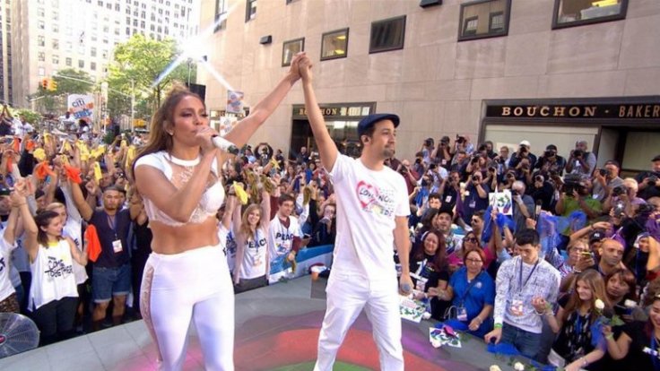 jennifer_lopez_lin-manuel_miranda_performance_h_2016