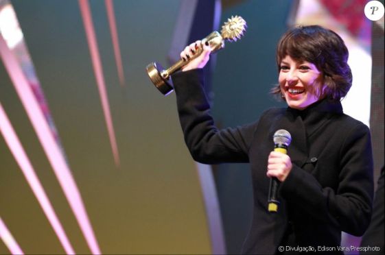 1696517-andreia-horta-ganhou-o-kikito-de-melhor-950x0-3